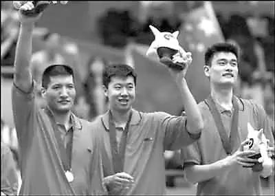 中国首位nba 中国首位登陆NBA的运动员因糖尿病退役(8)