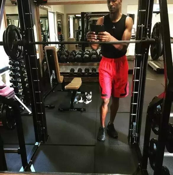 nba球星怎么健身 NBA球星健身与不健身的区别(29)