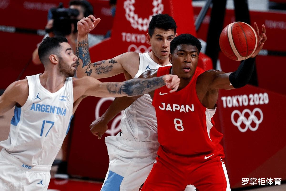 日本男篮三连败出局！阿根廷20分大胜晋级，41岁斯科拉贡献23+10(2)