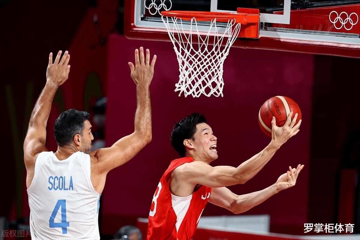 日本男篮三连败出局！阿根廷20分大胜晋级，41岁斯科拉贡献23+10(6)