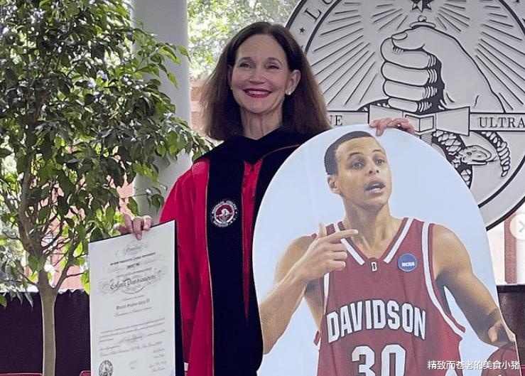 NBA - 恭喜！时隔 13 年终于大学毕业了  库里：妈妈我们做到了(2)