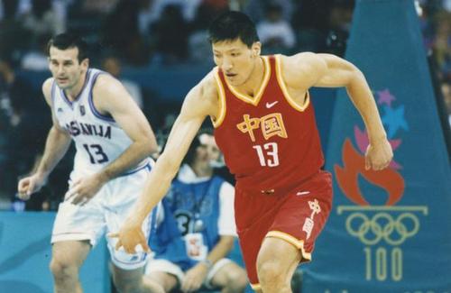 08年北京奥运会，还在巅峰的巴特尔，为什么会落选中国男篮？