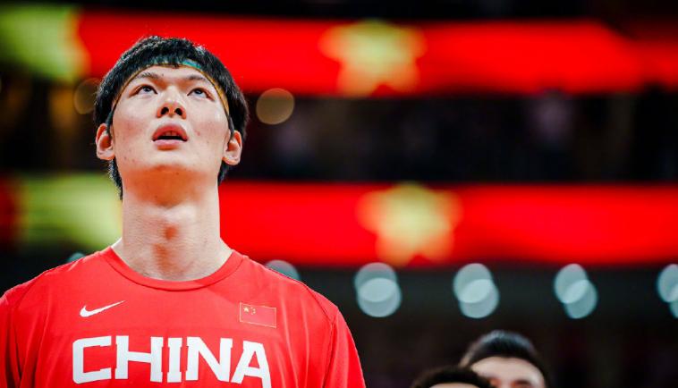 J9：FIBA国际篮联公布亚洲杯海报中国队上榜的竟然是他？(3)