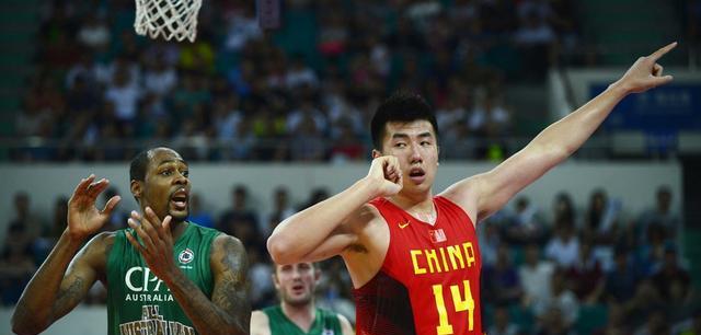 下个赛季都不能打？前中国男篮主力内线复出无望，还剩下2年顶薪(2)
