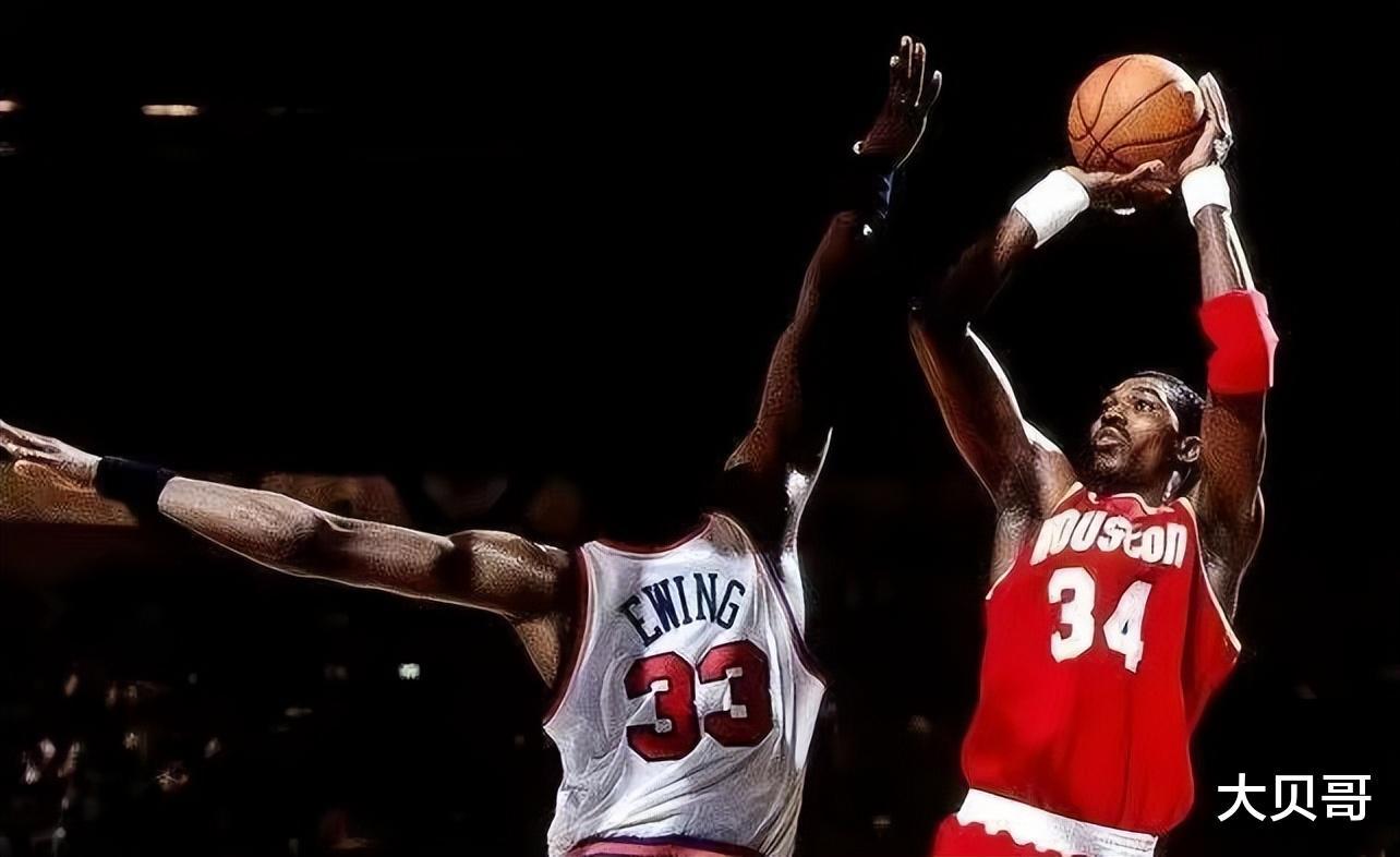 1980年至今NBA一共出现了41位状元，19个中锋状元，其他位置各多少？