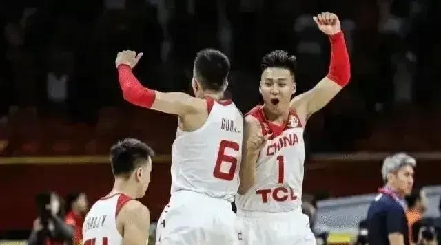 中国男篮比赛即将开始，徐杰胡明轩作为替补，4名球员或将落选(3)