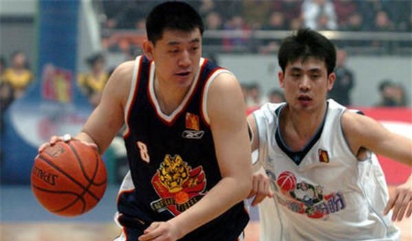 中国男篮历史最强阵容：分位号称“中国乔丹”，大前位置争议最大(3)