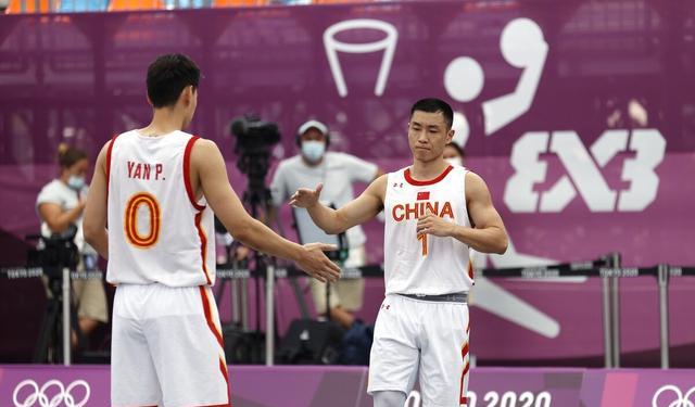 中国男篮三人篮球两连败，为何给高诗岩开会的都不见了？