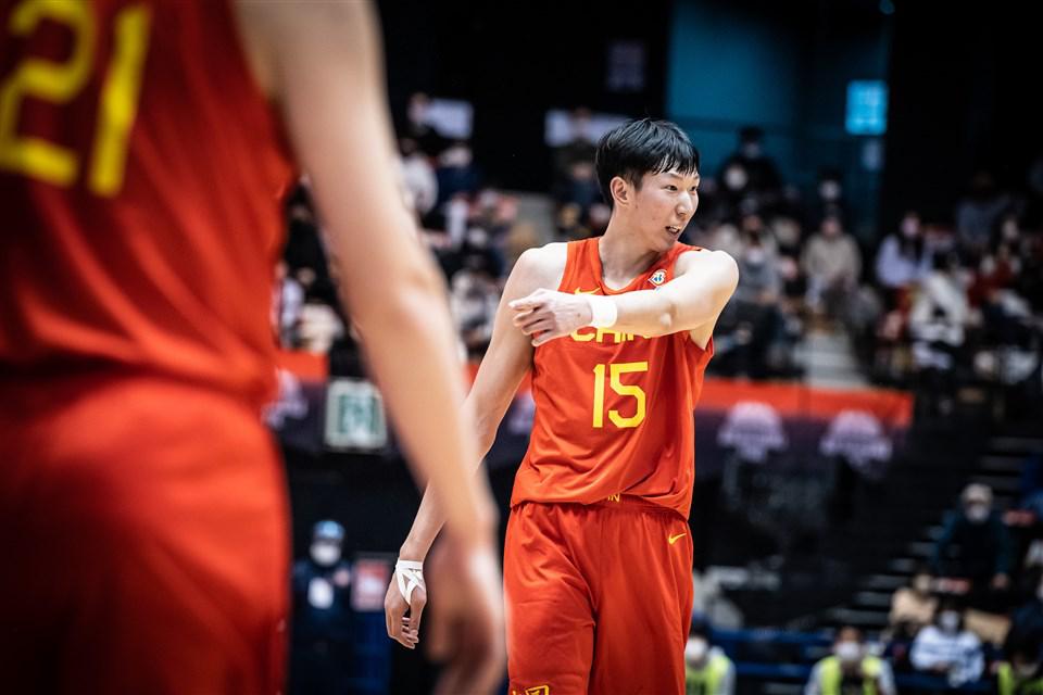 J9说体育：国际篮联FIBA评亚洲人气选手前五名周琦第二！(4)