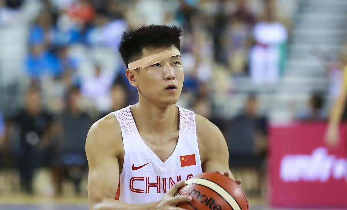 阵容大调整，中国男篮临时补招4将驰援，多名核心或缺阵，争冠遇阻