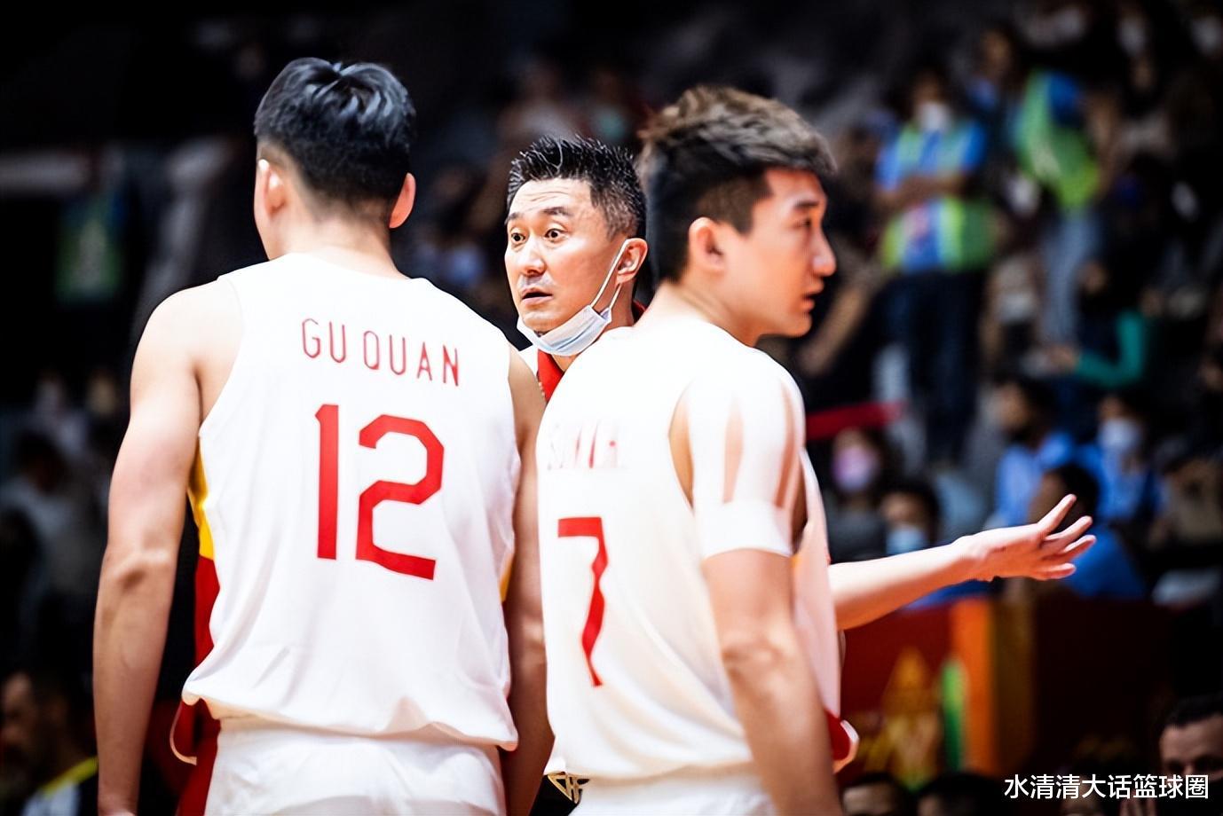 中国男篮5战3负的启示，“三小”行不通，期待五人尽快成长！