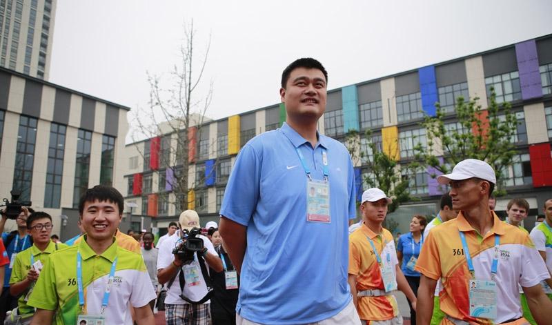 中国球员想打NBA，先一天吃5顿再说！
