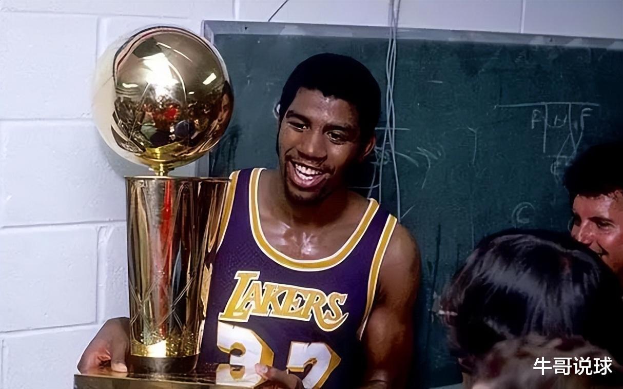 1991年，魔术师约翰逊要是没有提前退役，能当NBA历史第一人吗？(6)