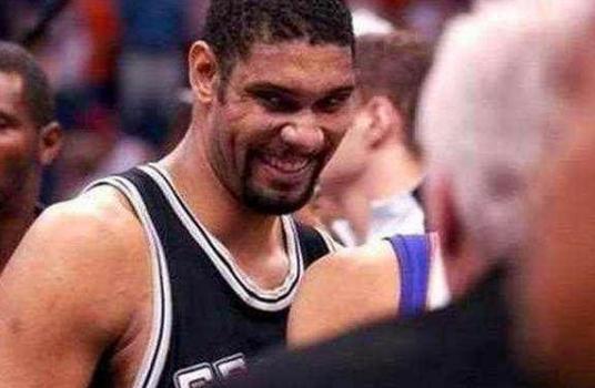 NBA那些搞笑照片，姚明的酸爽表情 邓肯的看一次笑一次(7)