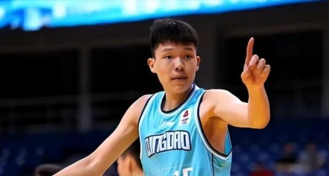 U18男篮亚锦赛，杨瀚森备受期待，中国男篮有哪些年少成名的小将(1)