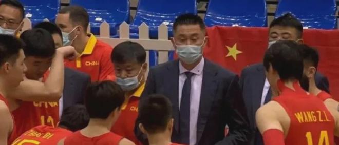 感觉中国男篮男足化，责任在谁？