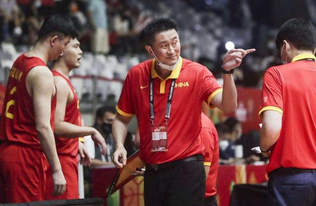 神秘的中国男篮即将揭开面纱！世预赛两战检验欧洲拉练成效(3)
