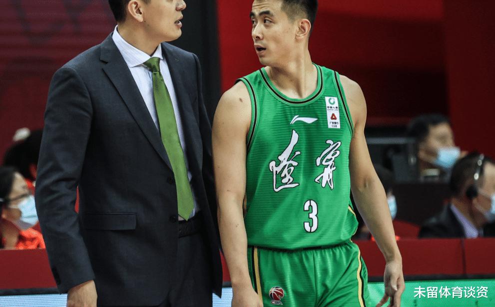 本次总冠军得主的辽宁本钢主教练杨鸣则没有入选，这是为什么呢？