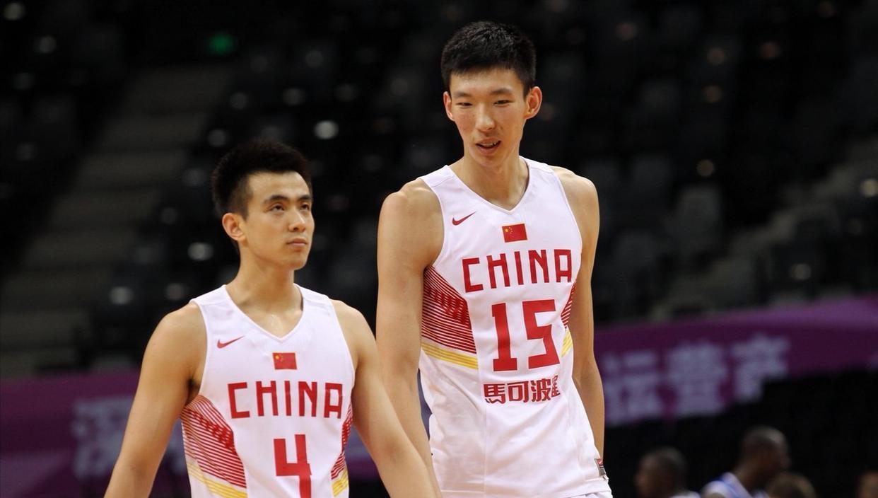中国男篮应该学习女篮，锋线高大化，提高投篮能力，加强无球跑动(4)