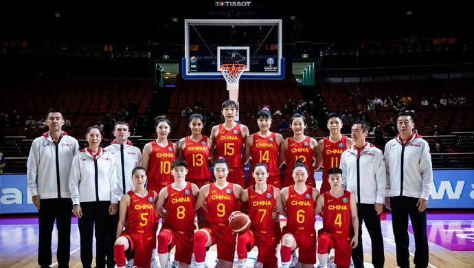 点赞女篮球员，点赞郑薇指导！只因做到三点，中国女篮重回巅峰！
