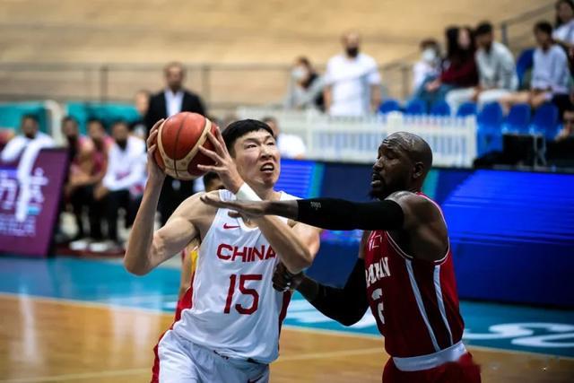 2分9犯规！中国男篮出现最软蛋内线组合，他们恐要彻底退出国家队