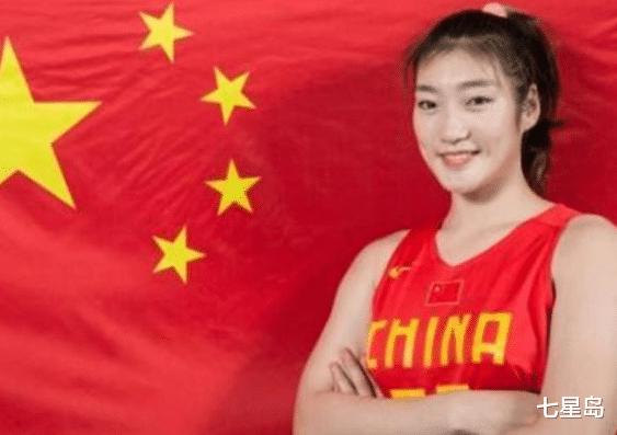 她是一位孝顺的运动员，是中国女篮的核心，如今已加入四川体育(3)