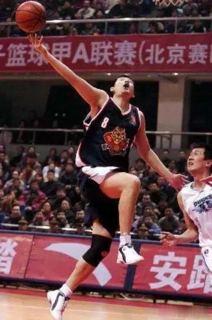 中国男篮虎王孙军：单场70分纪录国内球员标杆，一人托起一支球队(5)