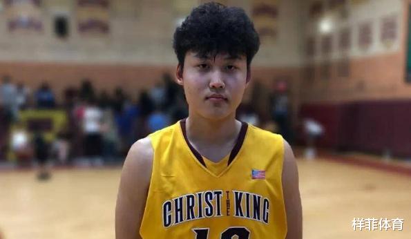 到国外去玩会飘飘然吗？这位17岁的小将疯狂地喷射中国篮球：烂掉了，加了太多的苗就毁掉了(4)
