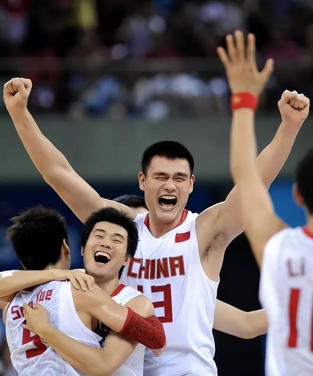 又有大赛来袭！此刻回望中国男篮的巅峰时刻，你知道是哪一年吗？(6)