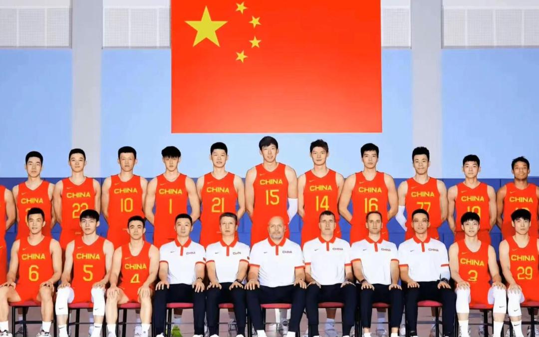 ​中国男篮对决哈萨克斯坦！央视直播，首发五虎出炉，周琦领衔(1)