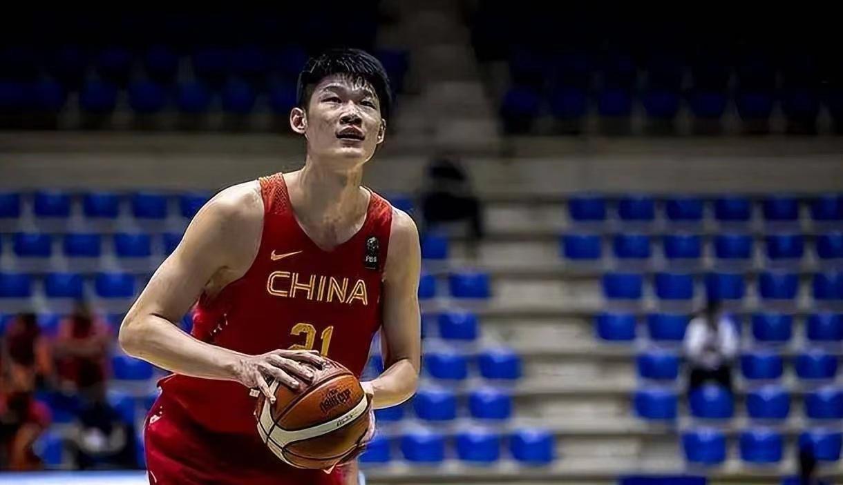 中国男篮先发首战评价及下场变阵，曾凡博和胡金秋机会来了(3)