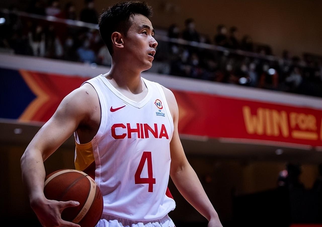 值得深思：中国男篮新帅从角落里找出几个年轻人来打球，照样行(3)