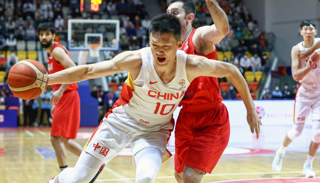中国男篮阵容面临调整！三大新星有望入选，乔帅重点引进外线射手(2)