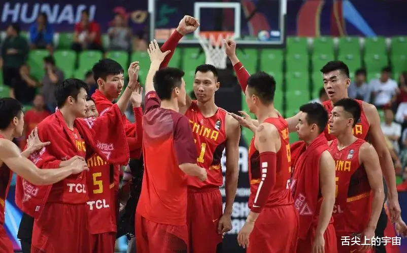 中国男篮12分大胜伊朗，靠的谁？还不是这3大草根国手！(3)