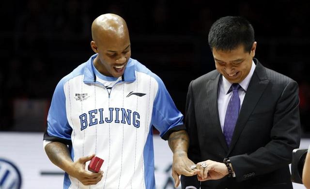 没有马布里的冠军阵容用了十来年，北京男篮的老本吃光了(5)