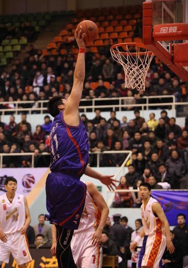 当年唐正东在CBA连拿3次MVP，为何却始终无缘中国男篮奥运阵容？(1)