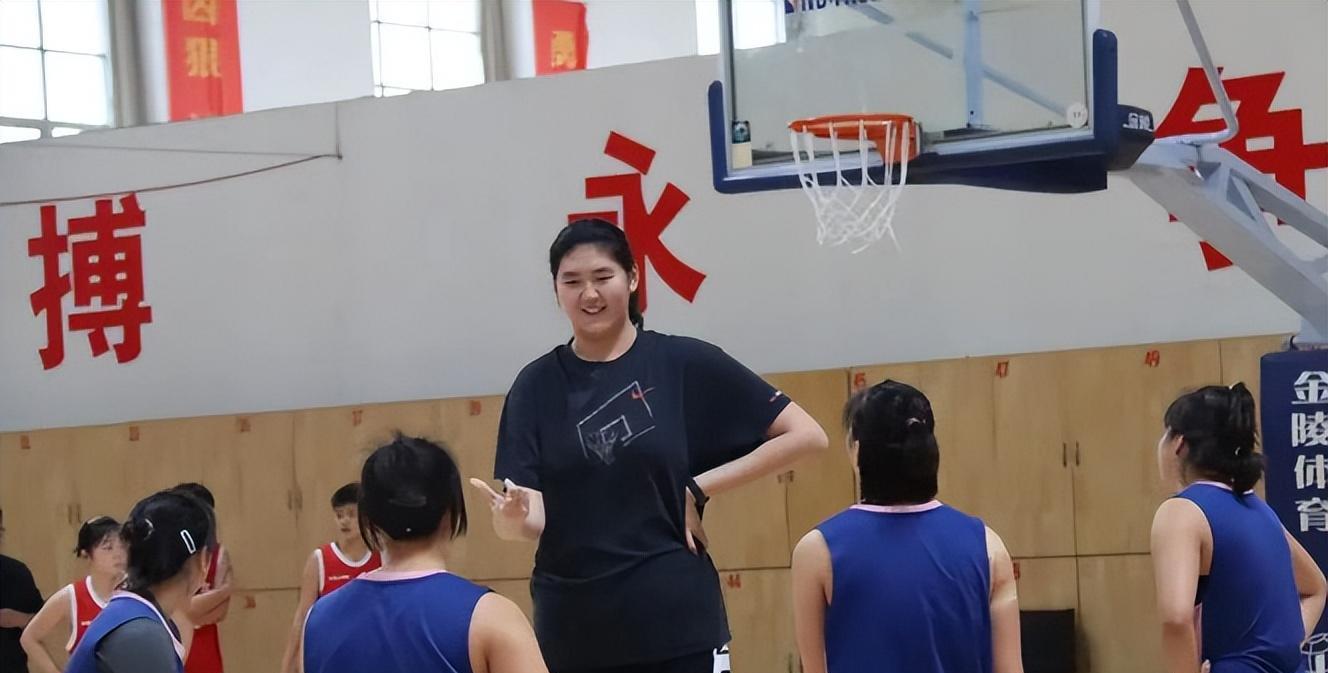 中国篮协官宣！2米26中锋入选U16国家队，女篮重点培养，未来可期