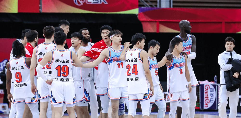 今又想起新疆广汇篮球俱乐部“12罪够吗？”