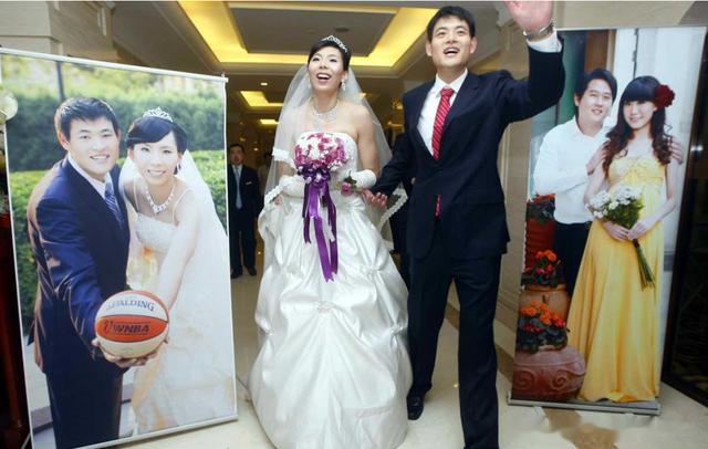 40岁陈楠：中国女篮的定海神针，嫁给2米04公务员，生下两个儿子(21)