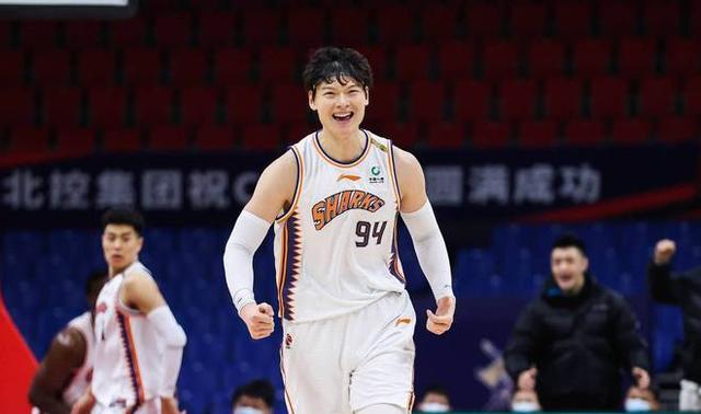 王哲林当选MVP另一层含义，他会替代周琦成为中国男篮世界杯依仗