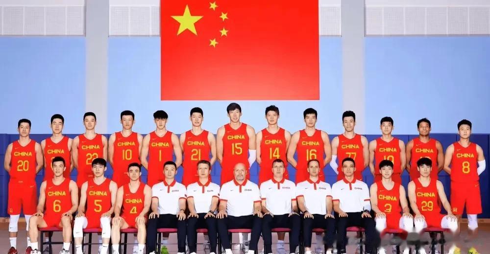 世界杯抽签结果出炉，中国男篮大名单猜想，6位肯定会落选的球员
1.徐杰，身高有限