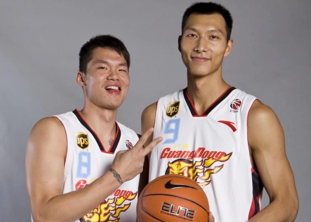 朱芳雨是中国篮球界的传奇人物，他却有着不平凡的婚姻经历(3)