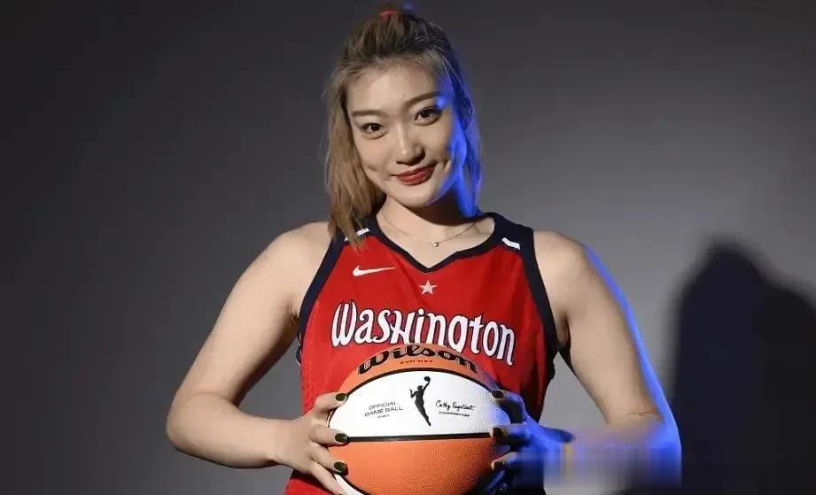 该说不说！女篮李梦业务能力还是挺强的，名字出现在WNBA华盛顿神秘人在公布新赛季