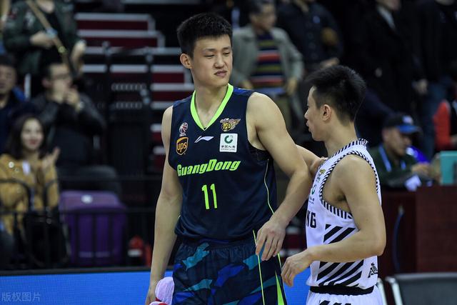 CBA往事：周鹏的低位单打是中国篮球的传说(1)