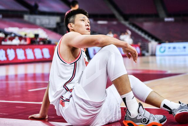 CBA往事：周鹏的低位单打是中国篮球的传说(2)