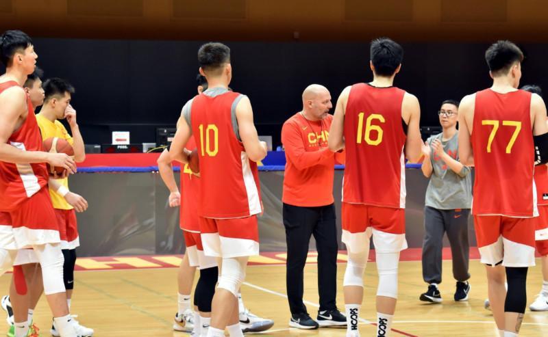 中国男篮新援现身，攻坚能力尤为惊人，乔帅赞不绝口(6)
