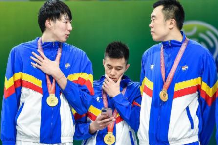 新疆男篮妥协睢冉，中国篮球又一步向前，你看好他们的未来吗？(2)