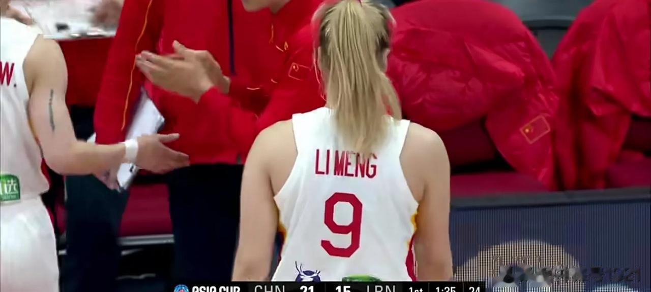 随着中国女篮以89:44大胜黎巴嫩，取得开门红，一战让我们认清了3个事实。
1，(3)