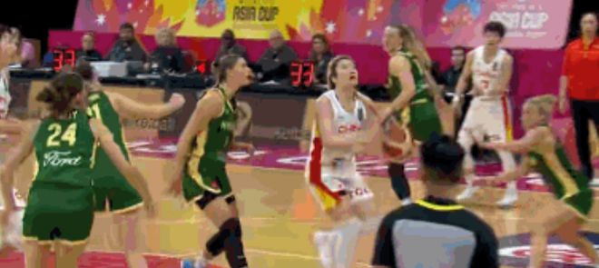 中国女篮靠韩旭投射三分球就悲催，内线吃力是明显短板(2)