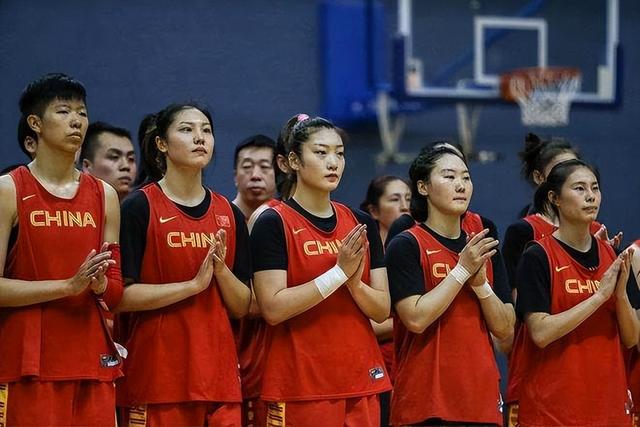 中国女篮亚洲杯夺冠！李梦做意外决定，2大后场悍将获WNBA关注(1)